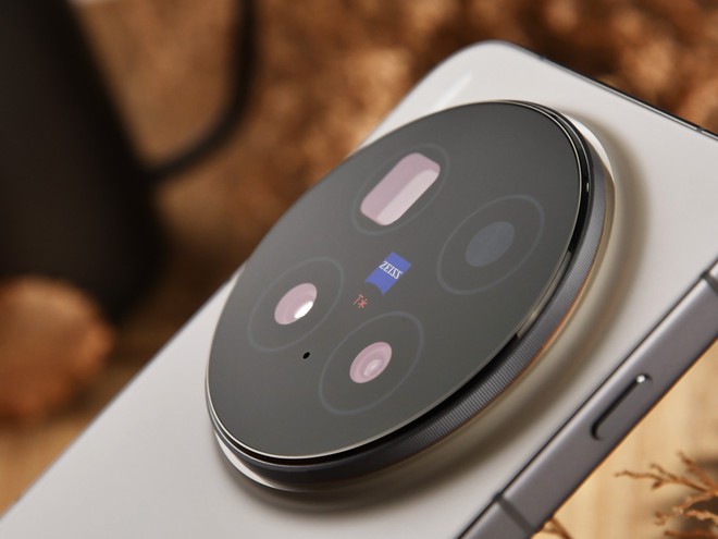 vivo ra mắt flagship X300 series mới toanh: Camera vẫn "đỉnh của chóp", giá từ 16 triệu đồng, chuẩn bị bán chính hãng tại Việt Nam- Ảnh 4. vivo ra mắt flagship X300 series mới toanh: Camera vẫn "đỉnh của chóp", giá từ 16 triệu đồng, chuẩn bị bán chính hãng tại Việt Nam- Ảnh 4.