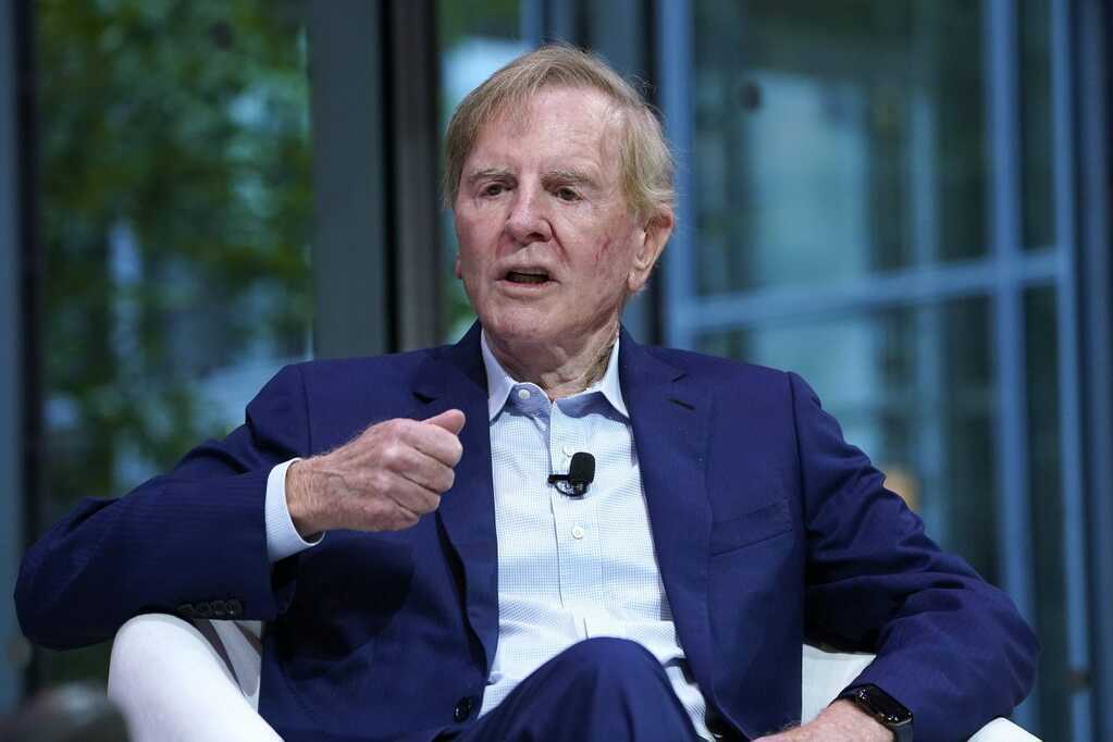 Cựu CEO Apple: Tới thời đại AI, Apple mới gặp “đối thủ thực sự đầu tiên”