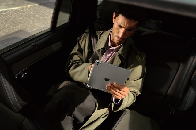 Apple ra mắt iPad Pro M5: Mạnh hơn, thông minh hơn và mỏng nhất từ trước đến nay, giá từ 29,99 triệu đồng- Ảnh 2. Apple ra mắt iPad Pro M5: Mạnh hơn, thông minh hơn và mỏng nhất từ trước đến nay, giá từ 29,99 triệu đồng- Ảnh 2.