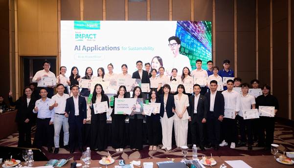 Bốn nữ sinh xuất sắc giành ngôi quán quân cuộc thi ứng dụng AI toàn quốc của Schneider Electric