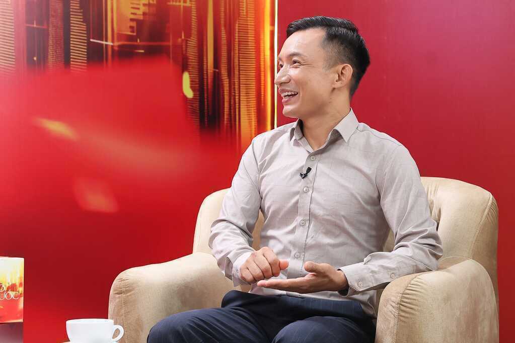 Thiếu điều kiện đi học nhưng lại thừa sức sáng tạo, anh Tạ Đình Huy trở thành "nhà sáng chế chân đất" được xóm làng công nhận- Ảnh 2. Thiếu điều kiện đi học nhưng lại thừa sức sáng tạo, anh Tạ Đình Huy trở thành "nhà sáng chế chân đất" được xóm làng công nhận- Ảnh 2.