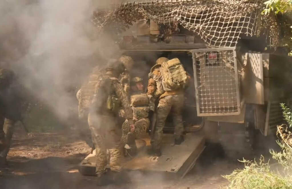 M2A2 Bradley ODS-SA với pháo 25mm bắn 500 phát/phút, tên lửa TOW-'ác mộng' của xe tăng Nga trên chiến trường Ukraine