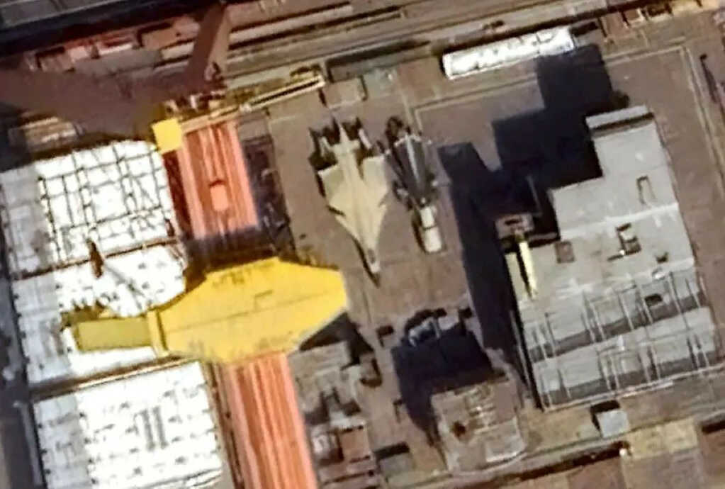 Tàu sân bay Hạt Nhân Trung Quốc Type 004 Đại Liên.jpg