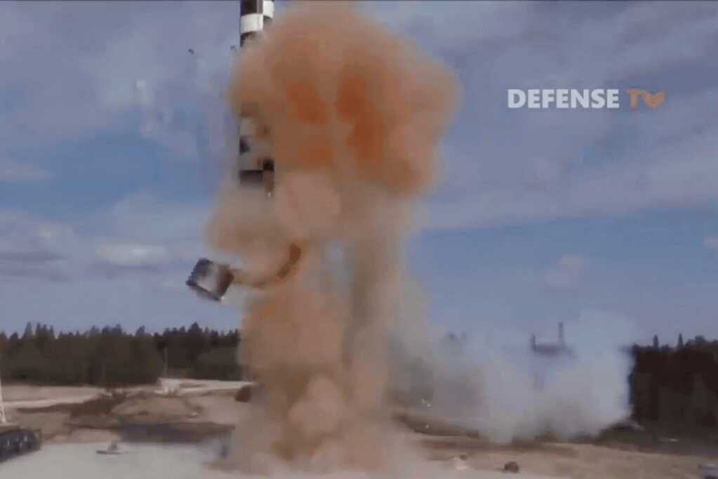 Tên lửa RS-28 Sarmat 200 tấn, tầm bắn 18.000km, tốc độ Mach 27, tích hợp AI - 'vũ khí ngày tận thế'