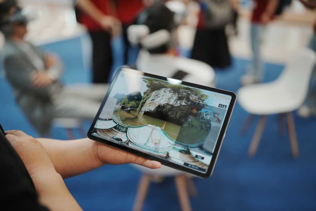Triển lãm VIIE 2025: Hàng nghìn bạn trẻ đổ về khám phá công nghệ, trải nghiệm chuyển đổi xanh và tài chính số- Ảnh 5.