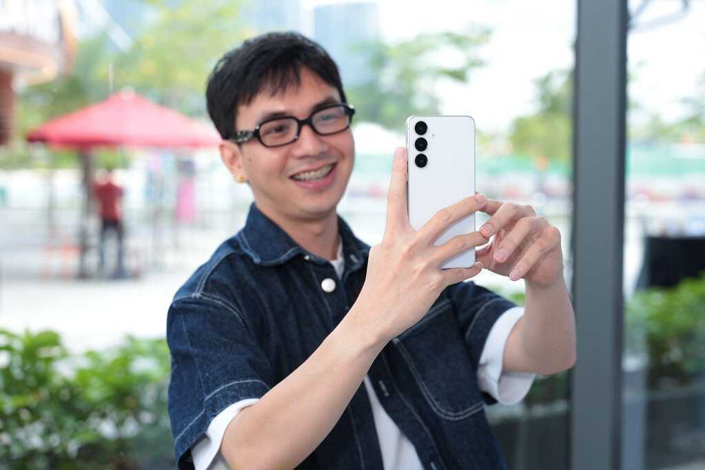 Cách người trẻ bắt trọn mọi khoảnh khắc đáng giá với Galaxy S25 FE