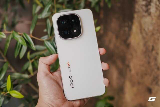 Quên X300 đi, điện thoại vivo này chip Snapdragon 8 Elite Gen 5, pin 7.000mAh, có tính năng của flagship 30 triệu nhưng giá chỉ bằng một nửa- Ảnh 2. Quên X300 đi, điện thoại vivo này chip Snapdragon 8 Elite Gen 5, pin 7.000mAh, có tính năng của flagship 30 triệu nhưng giá chỉ bằng một nửa- Ảnh 2.