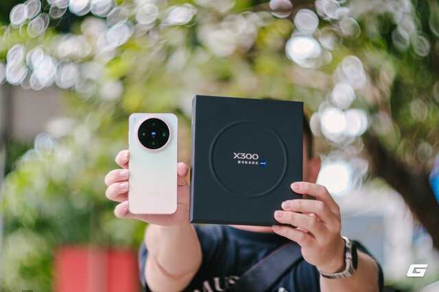 vivo X300 quá hot: Cháy hàng liên tục khiến người Việt "đứng ngồi không yên"!- Ảnh 1. vivo X300 quá hot: Cháy hàng liên tục khiến người Việt "đứng ngồi không yên"!- Ảnh 1.