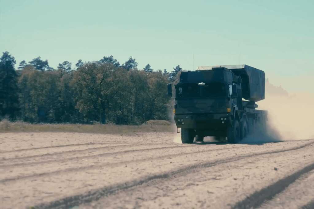 GMARS tầm bắn 700km, hỏa lực gấp đôi HIMARS, công nghệ pod đôi quyết định cuộc chơi