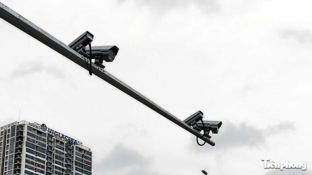 Cận cảnh hơn 1.800 camera AI 'phủ sóng' khắp Hà Nội sắp đi vào hoạt động- Ảnh 2. Cận cảnh hơn 1.800 camera AI 'phủ sóng' khắp Hà Nội sắp đi vào hoạt động- Ảnh 2.