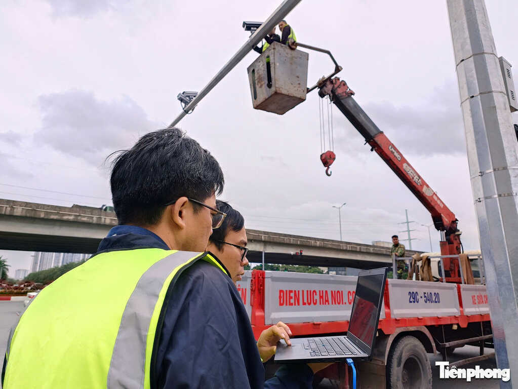 Cận cảnh hơn 1.800 camera AI 'phủ sóng' khắp Hà Nội sắp đi vào hoạt động- Ảnh 7. Cận cảnh hơn 1.800 camera AI 'phủ sóng' khắp Hà Nội sắp đi vào hoạt động- Ảnh 7.