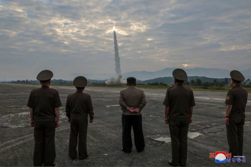 Khám phá công nghệ tên lửa Hwasong-11DA-4.5 tầm bắn 900km, tốc độ Mach 6, 