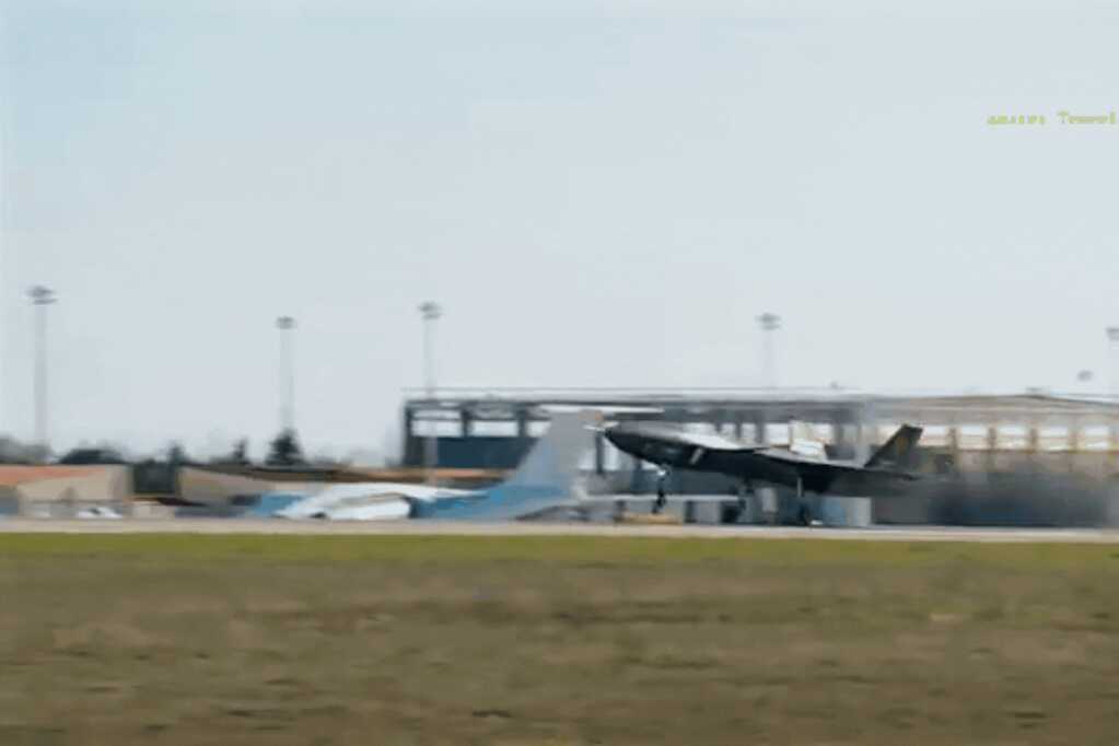UCAV Kizilelma radar khóa đồng thời 12 mục tiêu cự ly 130km, công nghệ GaN, thách thức F-35