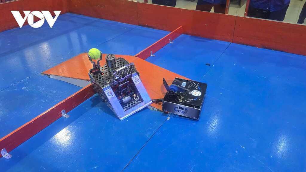 Màn so tài robot