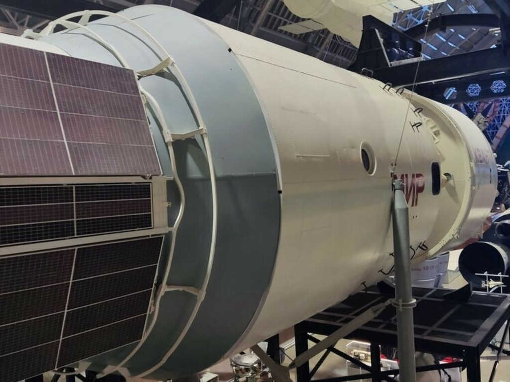 Nga phóng loạt vệ tinh tầm thấp, cuộc chạy đua với Starlink của  Elon Musk bắt đầu