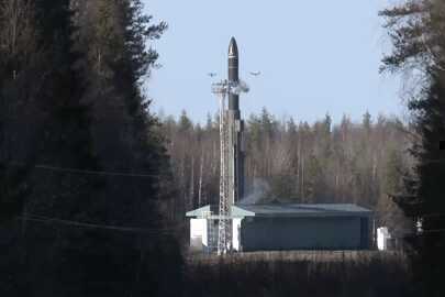 Tên lửa RS-24 Yars tầm bắn 11.000km với công nghệ MIRV khai hỏa trong tập trận 'bộ ba hạt nhân'