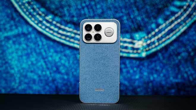 Ảnh thực tế điện thoại Lamborghini "Pro Max" của Xiaomi vừa ra mắt- Ảnh 15. Ảnh thực tế điện thoại Lamborghini "Pro Max" của Xiaomi vừa ra mắt- Ảnh 15.