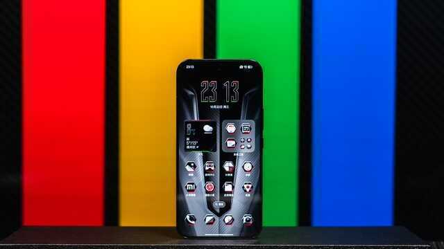 Ảnh thực tế điện thoại Lamborghini "Pro Max" của Xiaomi vừa ra mắt- Ảnh 3. Ảnh thực tế điện thoại Lamborghini "Pro Max" của Xiaomi vừa ra mắt- Ảnh 3.
