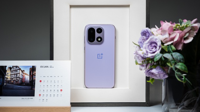 OnePlus 15 ra mắt: Màn hình 165Hz, chip Snapdragon 8 Elite Gen 5, pin 7.300mAh, giá 14,8 triệu đồng- Ảnh 11. OnePlus 15 ra mắt: Màn hình 165Hz, chip Snapdragon 8 Elite Gen 5, pin 7.300mAh, giá 14,8 triệu đồng- Ảnh 11.
