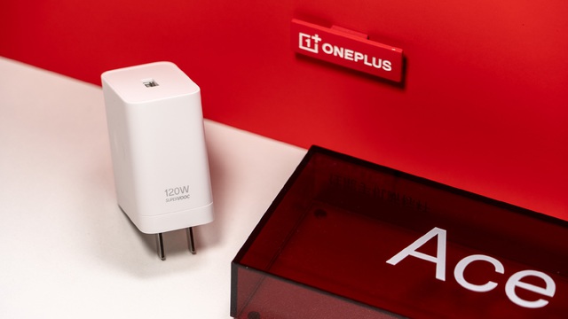 OnePlus ra mắt điện thoại chip Snapdragon 8 Elite, màn hình 165Hz, pin 7.800 mAh, giá chưa tới 10 triệu- Ảnh 8. OnePlus ra mắt điện thoại chip Snapdragon 8 Elite, màn hình 165Hz, pin 7.800 mAh, giá chưa tới 10 triệu- Ảnh 8.