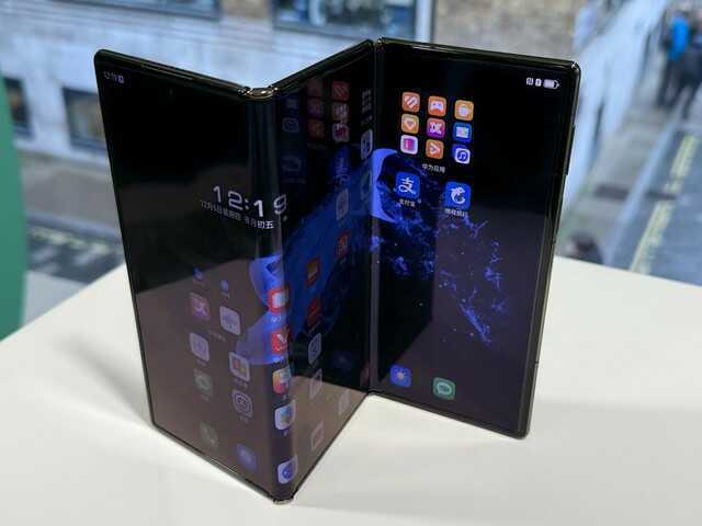 Samsung chuẩn bị ra mắt smartphone gập 3 đầu tiên trong tuần này, giá đắt gấp đôi Galaxy Z Fold7