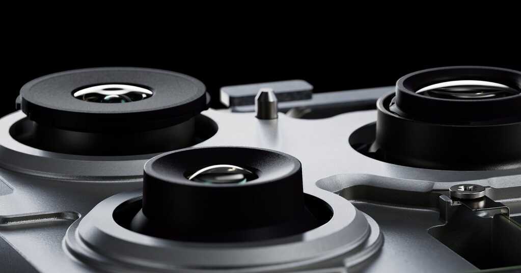 iphone 18 pro max se co camera vuot mat galaxy s26 ultra 837.png