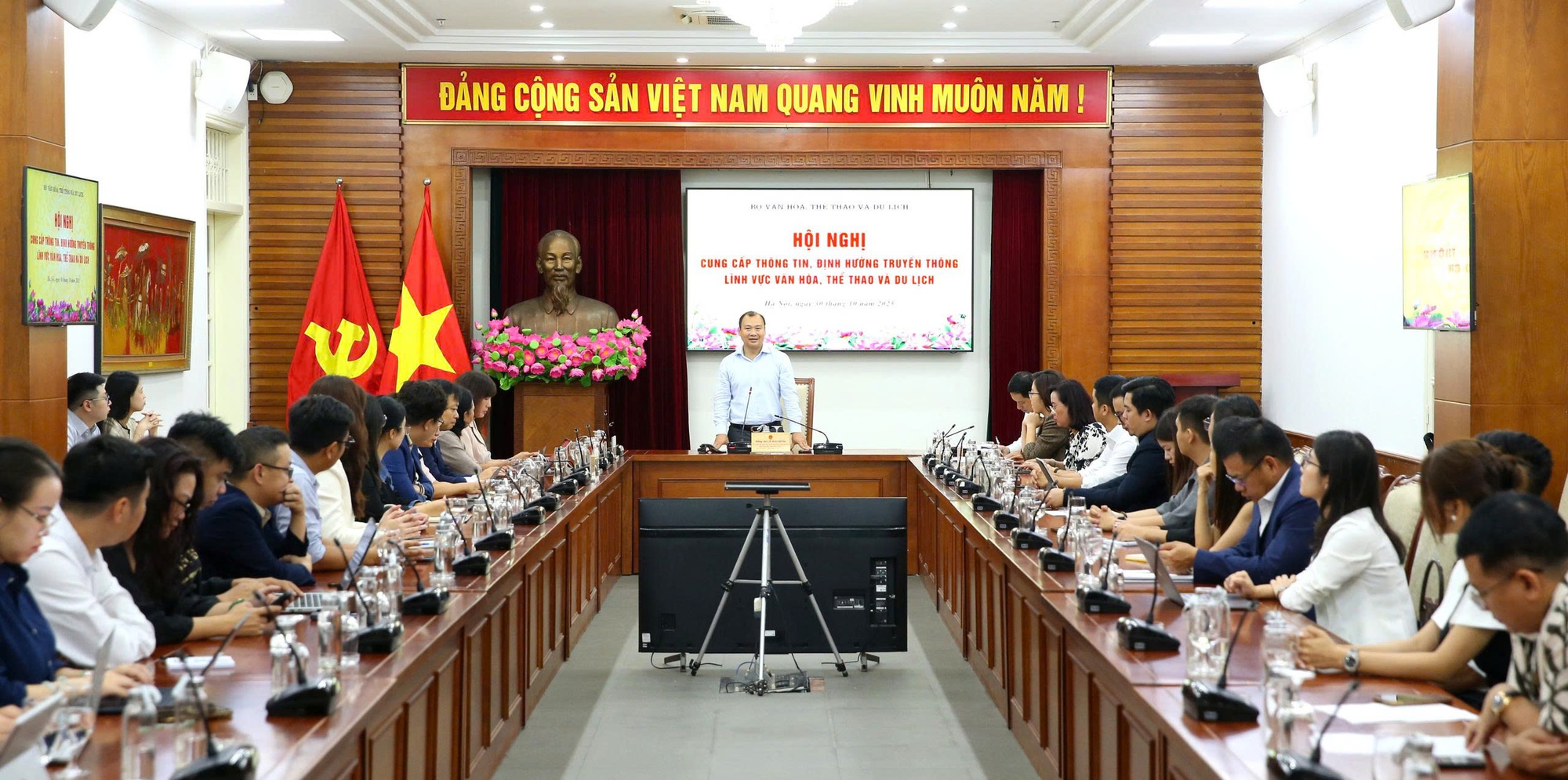Định danh truyền thông xã hội trong hệ sinh thái thông tin quốc gia