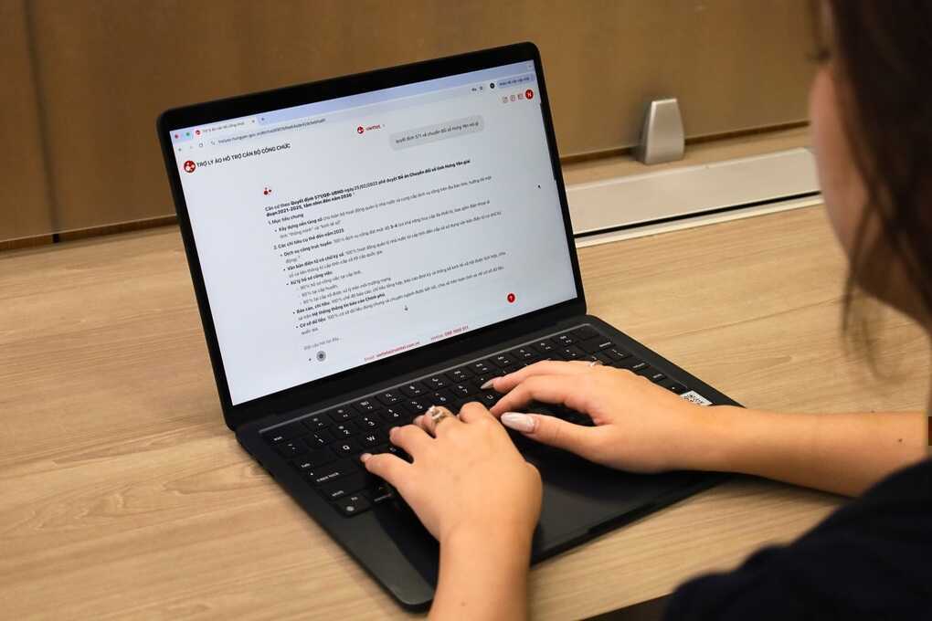 Thí điểm sử dụng Trợ lý ảo hỗ trợ cán bộ công chức tỉnh Hưng Yên - 2