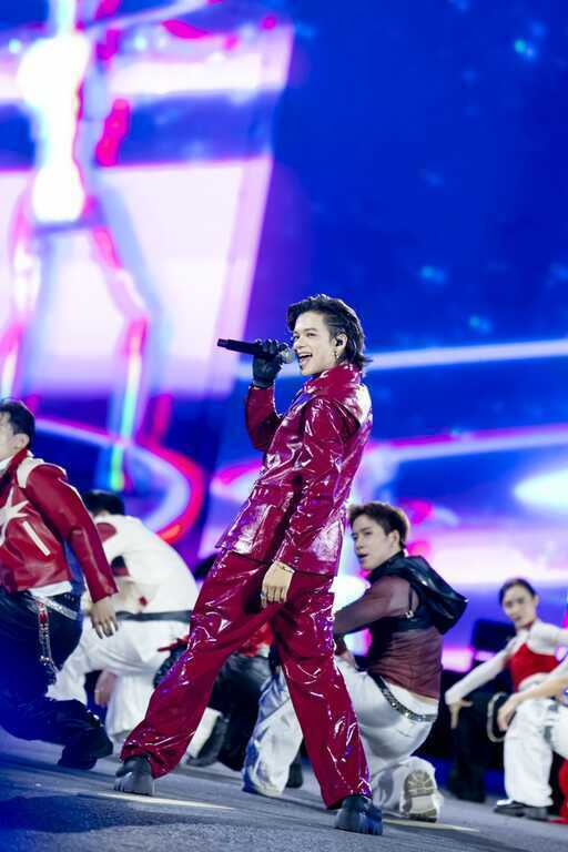 Những khoảnh khắc ấn tượng tại lễ trao giải Better Choice Awards 2025: Bữa tiệc thị giác đầy màu sắc của nghệ thuật và công nghệ- Ảnh 31.