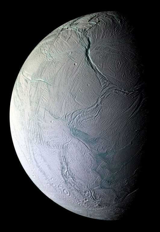 Vệ tinh Enceladus của Sao Thổ có vẻ phù hợp để trở thành nơi tồn tại của sự sống