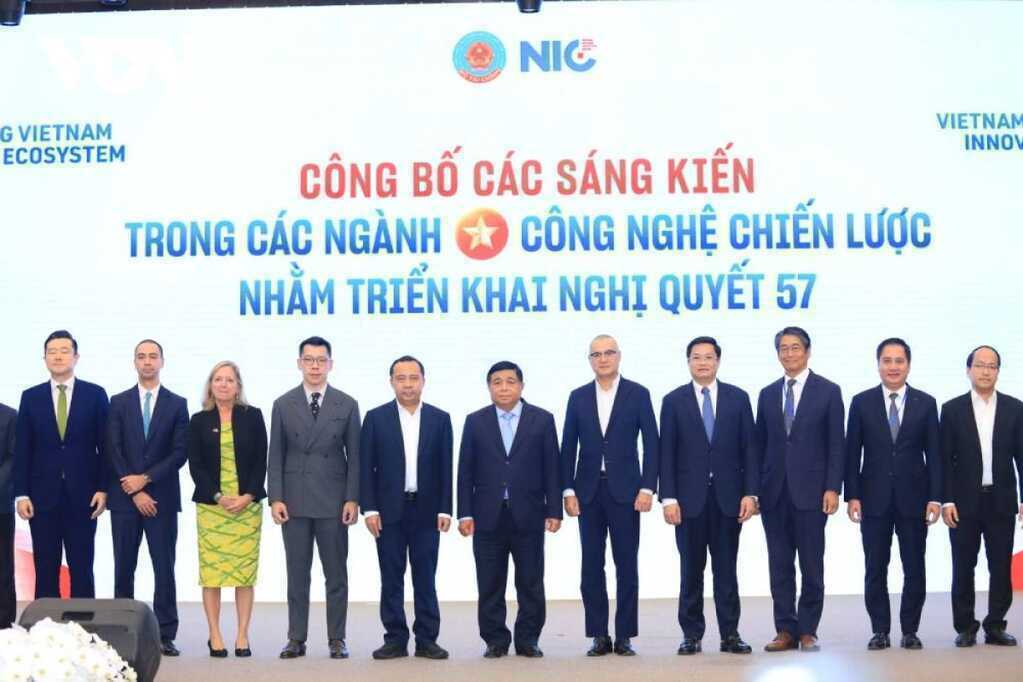 Việt Nam cần đi nhanh hơn trong phát triển công nghệ chiến lược