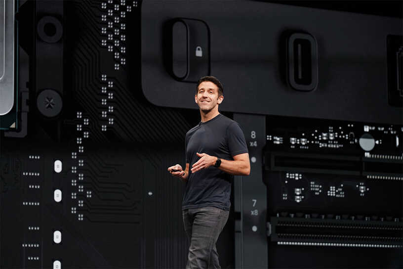Tin đồn từ Bloomberg: Apple đã tìm được người thay thế cho CEO Tim Cook- Ảnh 2.