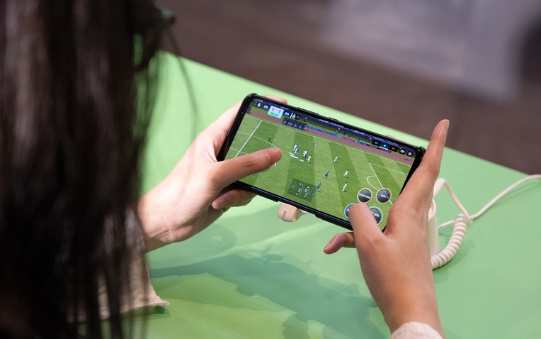 FC Mobile Việt Nam ra mắt hoành tráng: Văn Toàn đối đầu Văn Hậu trên sân cỏ "ảo" đầy lôi cuốn