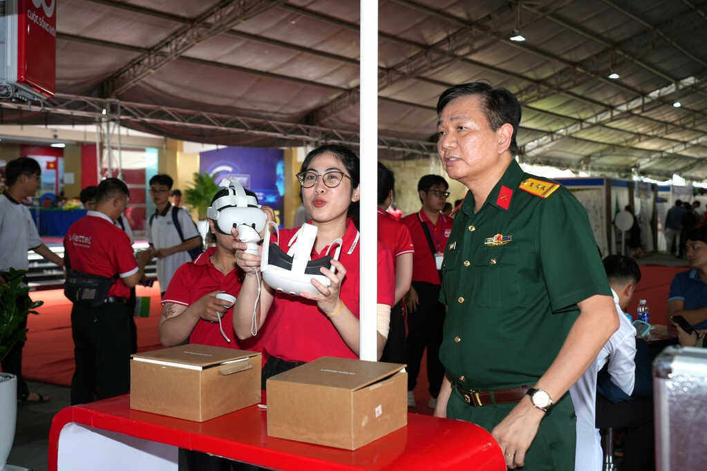 05 Techfest.jpg