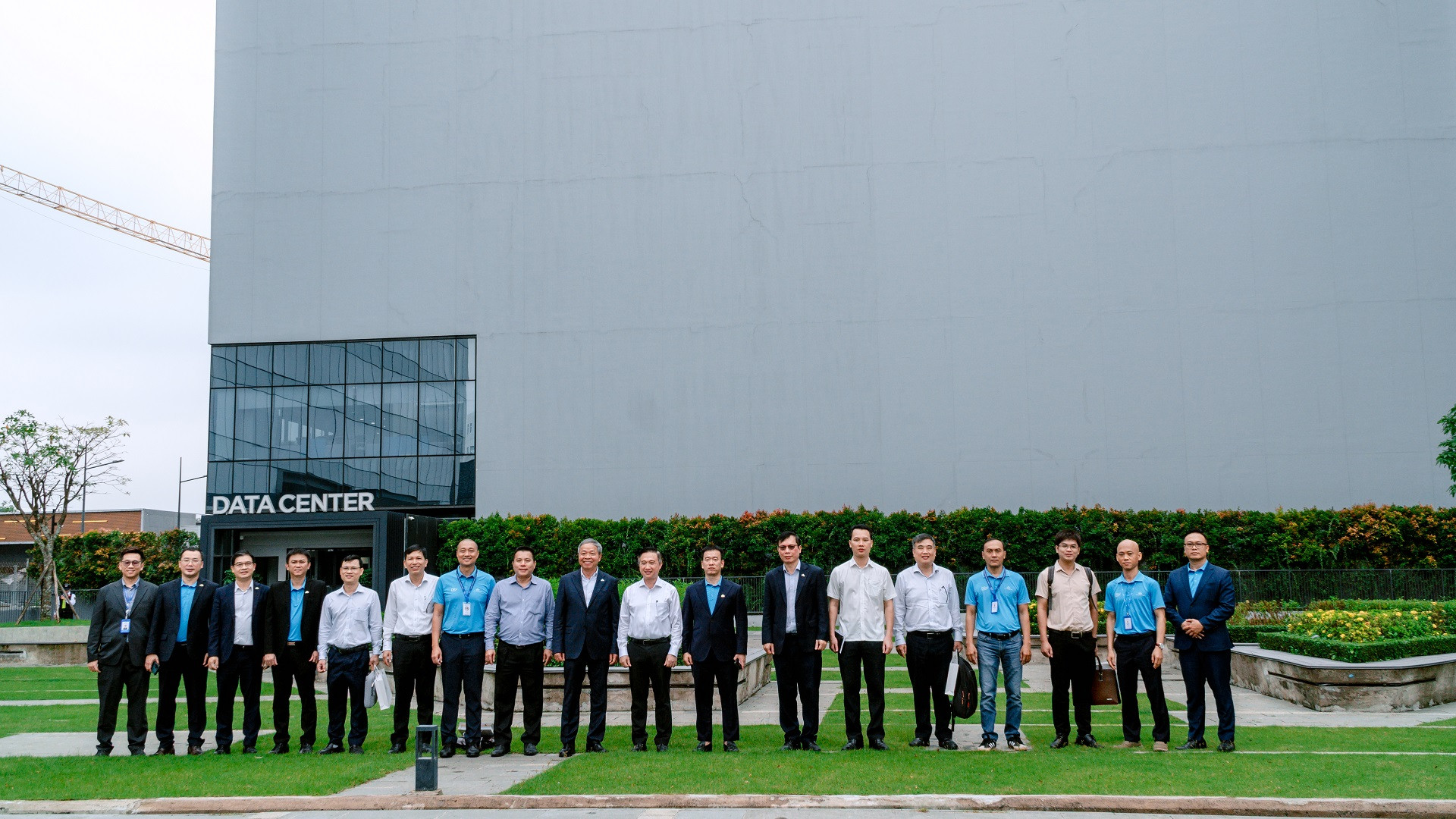 Lãnh đạo TP.HCM thăm Không gian Sáng tạo của CMC