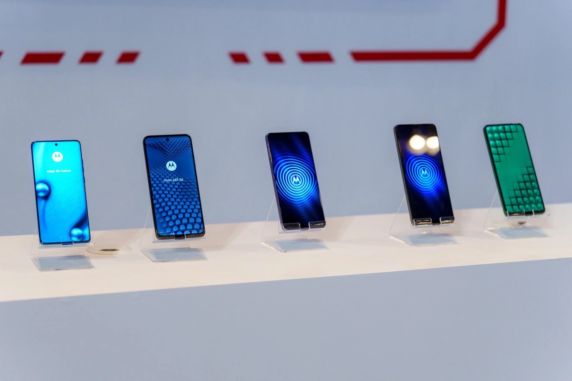 Motorola trở lại thị trường di động Việt Nam