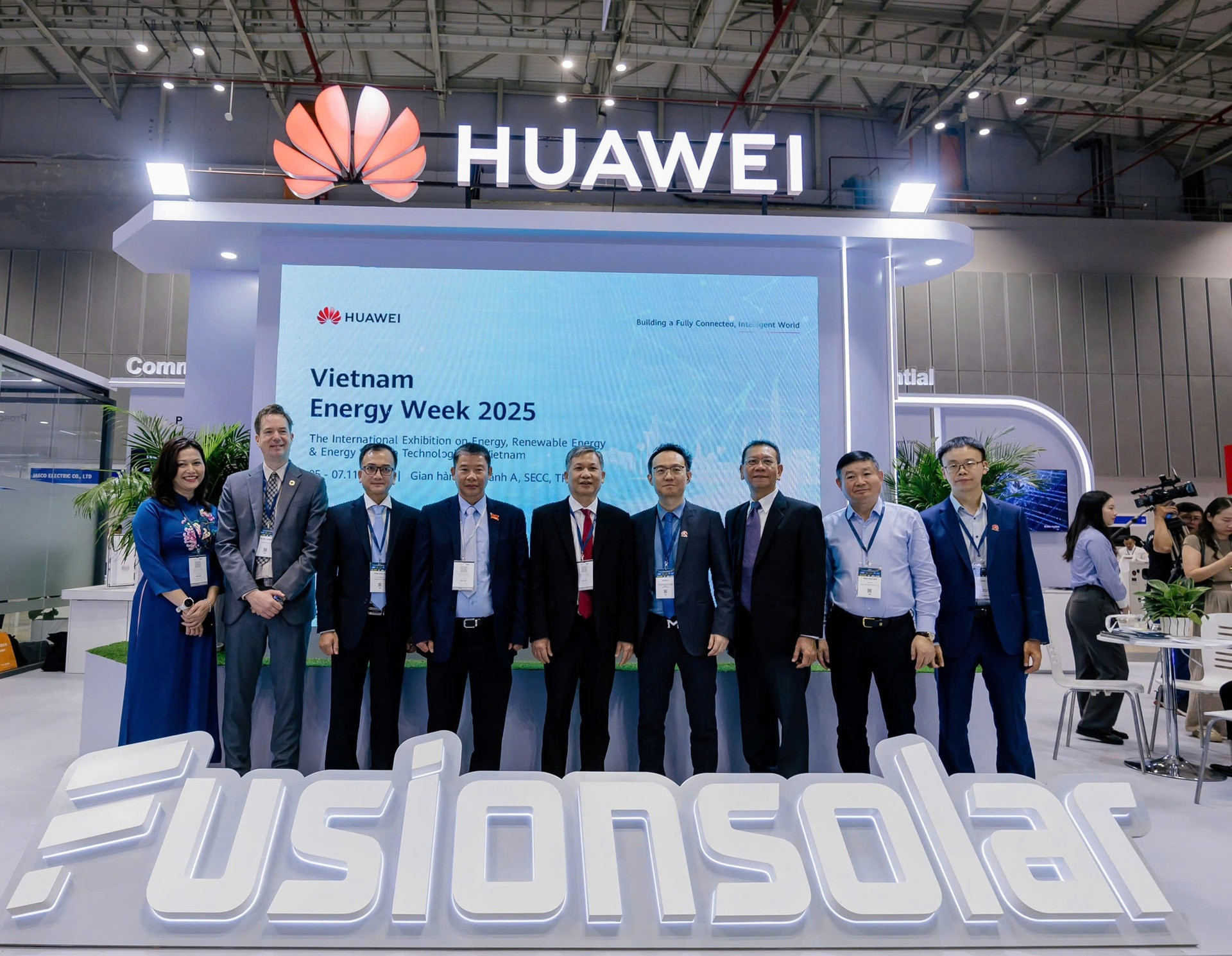Vietnam Energy Week 2025: Dấu ấn của Huawei, vì tương lai năng lượng bền vững