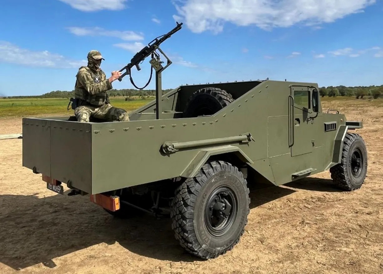 Xe bọc thép Legioner 3.jpg