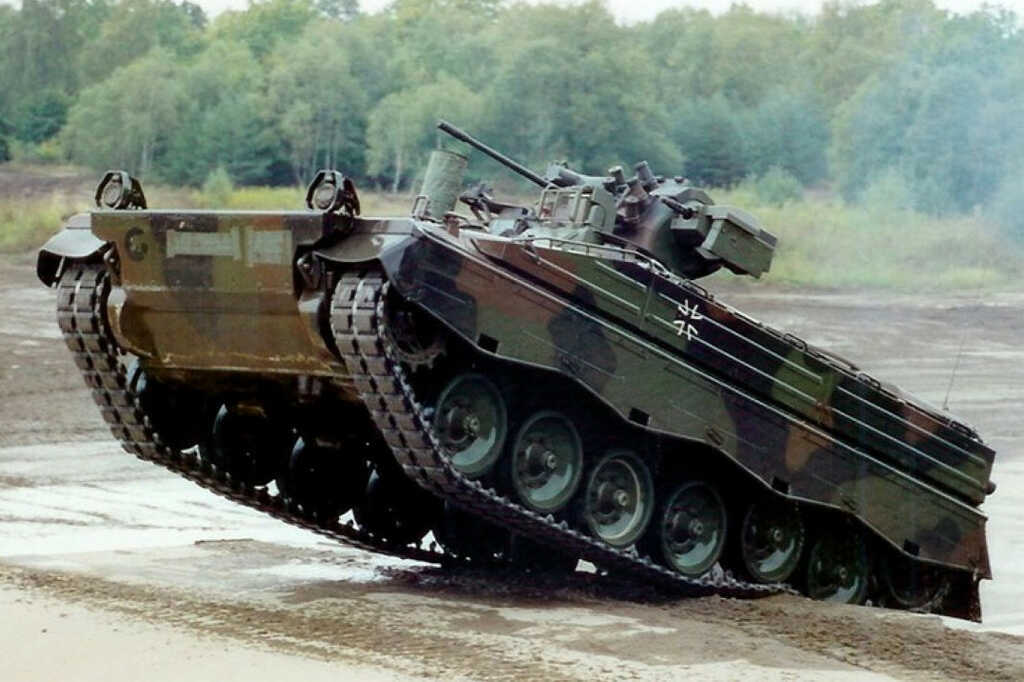 ‘Quái vật thép’ Marder 1A5 nặng 37 tấn, tốc độ 65km/h, công nghệ chống mìn tối tân