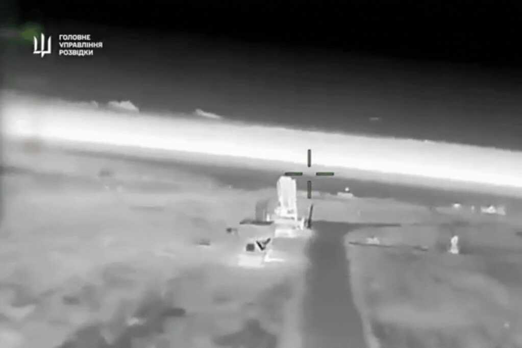 Giải mã drone Phoenix Ghost 'bóng ma’ vừa phá hủy 3 trạm radar, 1 tàu đổ bộ Nga ở Crưm