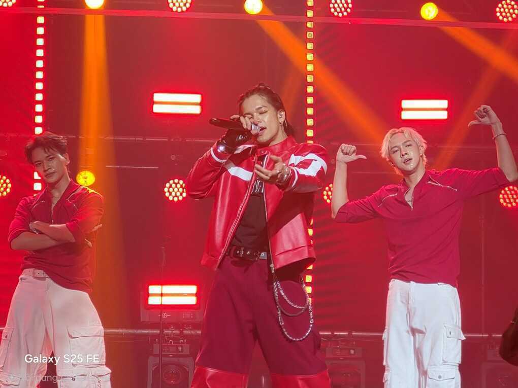 Bỏ túi bí quyết quay chụp tại lễ hội âm nhạc bằng S25 FE - 4