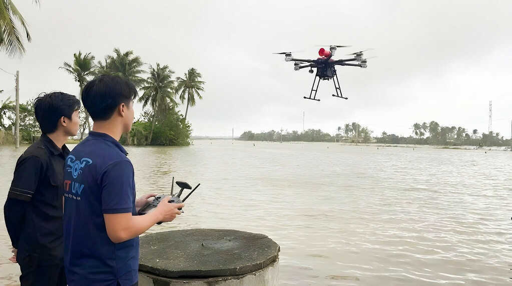 Những chuyến bay nghĩa tình đến vùng lũ của CT UAV