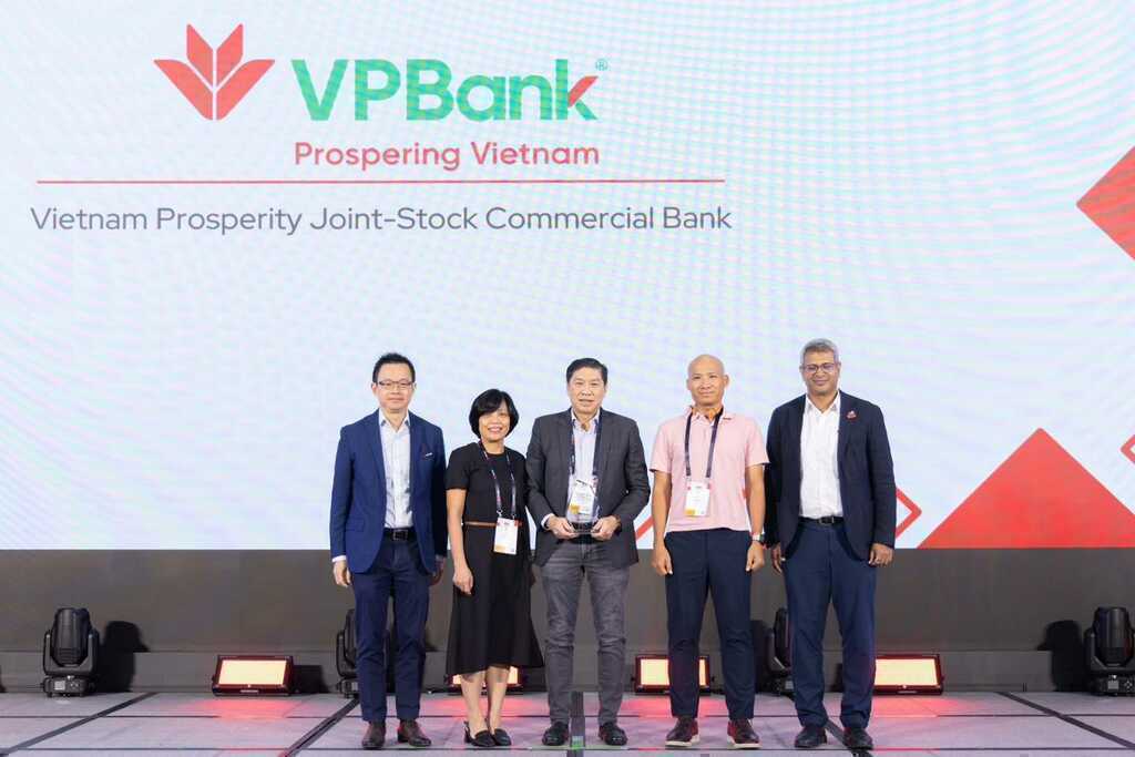 Công nghệ “mở khóa tương lai” của VPBank được vinh danh tại Red Hat APAC 2025