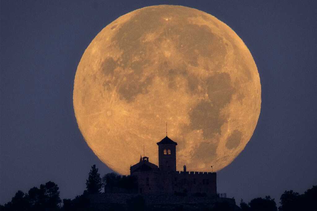 Việt Nam đón siêu Trăng lớn và ngoạn mục nhất năm 2025