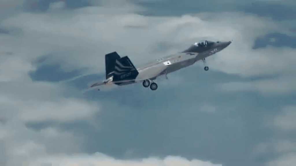 F‑22 Raptor có thật sự bất khả chiến bại trước 'tân binh' KF‑21 Boramae và KAAN?