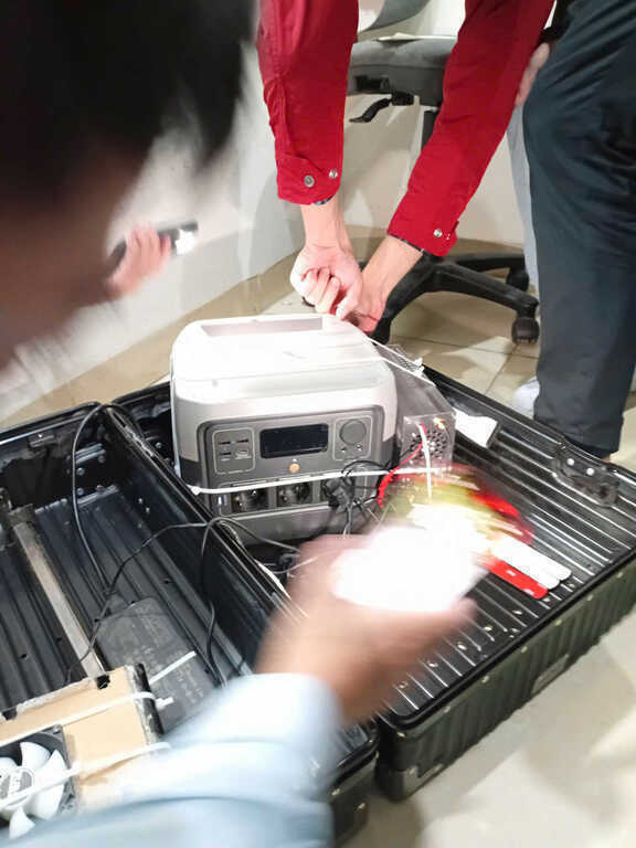 Bắt đối tượng sử dụng thiết bị phát tán tin nhắn giả mạo ngân hàng để lừa đảo