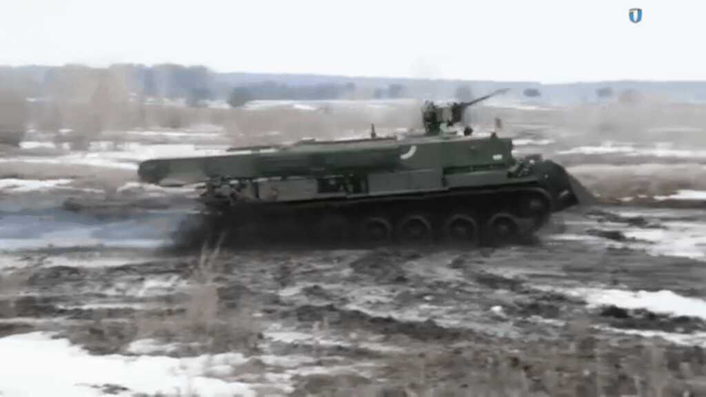 Chiếc xe 'bất tử' duy nhất Ukraine hồi sinh đồng đội giữa lửa đạn Nga: Bí ẩn công nghệ siêu việt