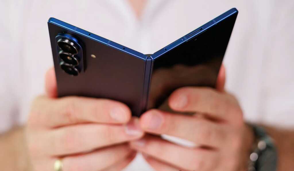Z Fold 7.png