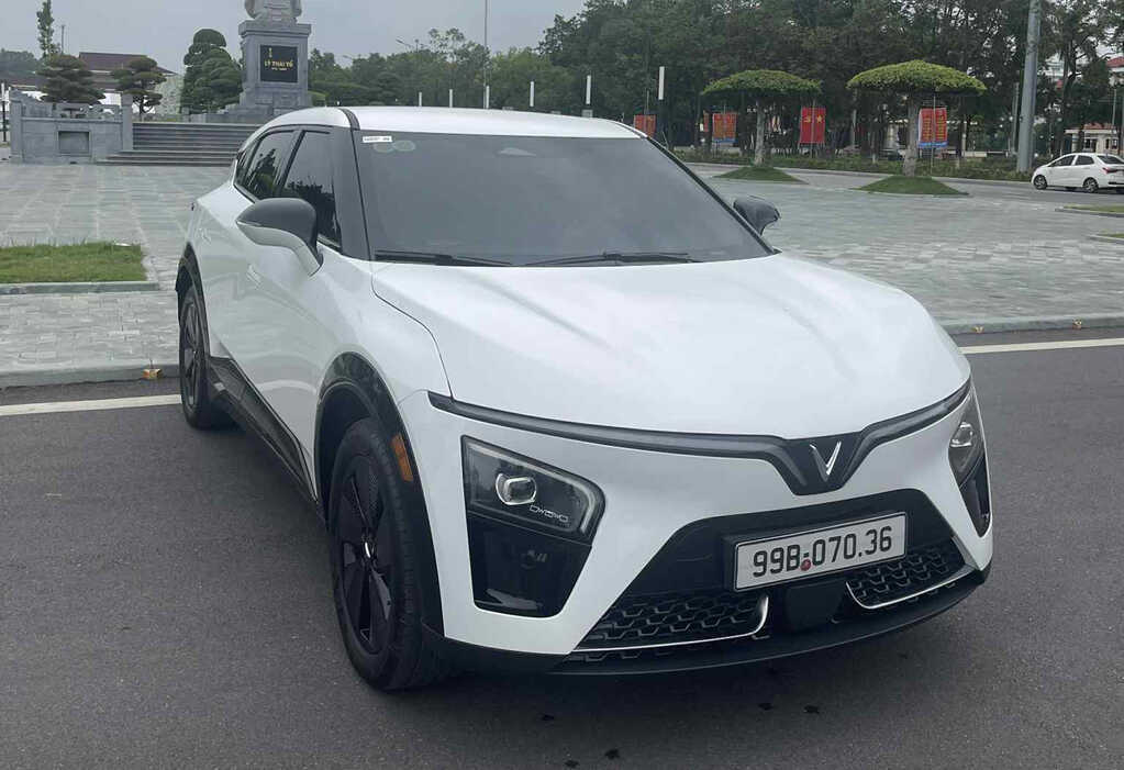 Từng dùng 2 đời xe xăng, người dùng đánh giá: ‘Không lựa chọn nào tốt hơn VF 7 Eco ở tầm giá 700 triệu’