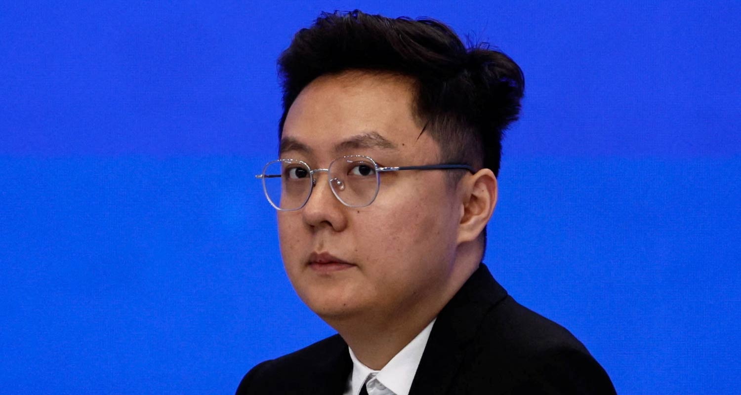 Chuyên gia DeepSeek lần đầu xuất hiện, lo ngại tương lai con người trước AI